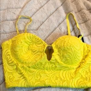 Bebé crop top neon yellow